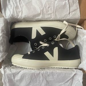 Veja Nova Black White Low Top Canvas Sneaker - Size 39